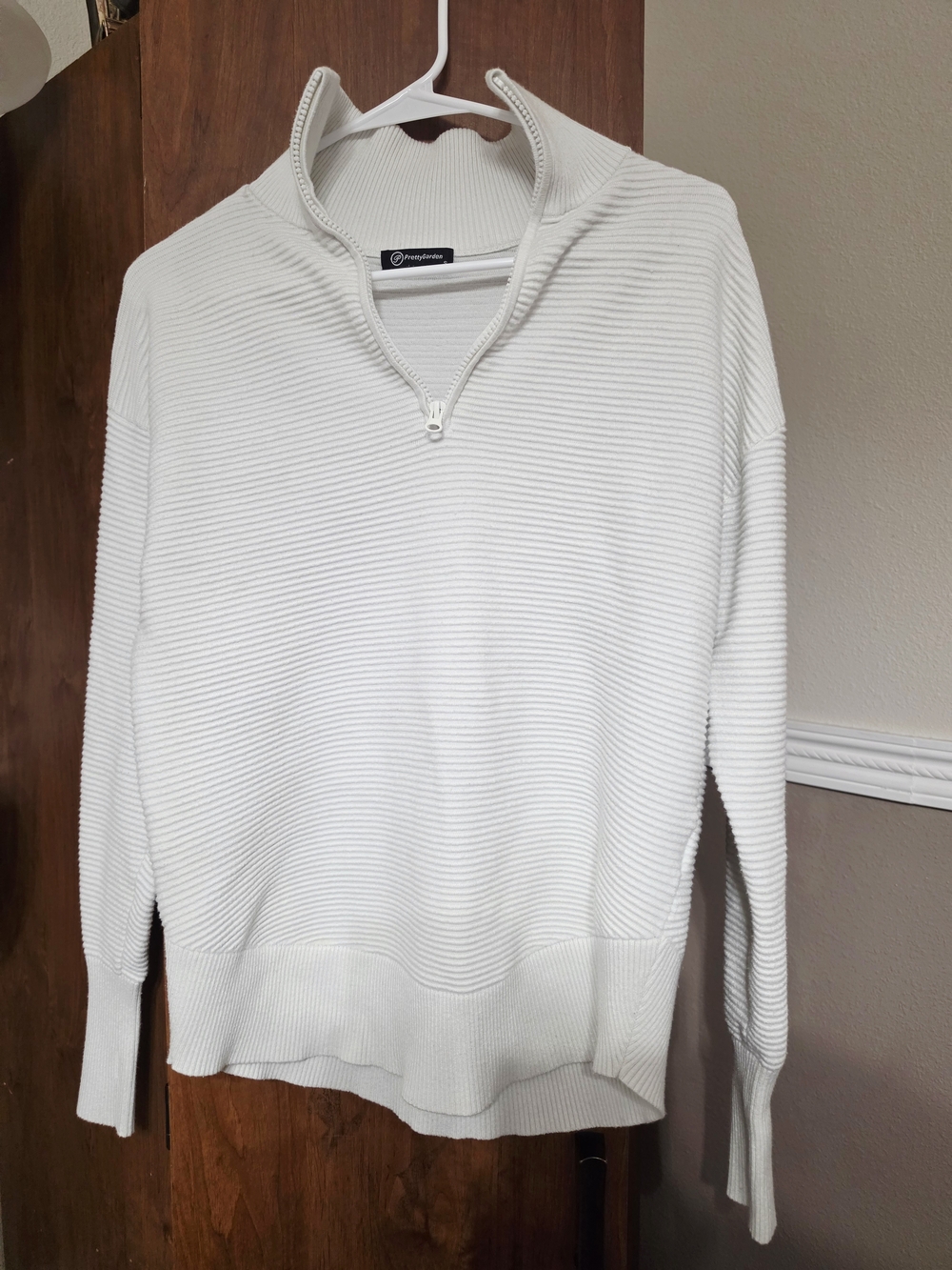 Heathered White Ribbed Quarter-Zip Turtleneck Sweater